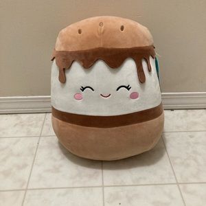 BNWT Carmelita the s’more 12 inches